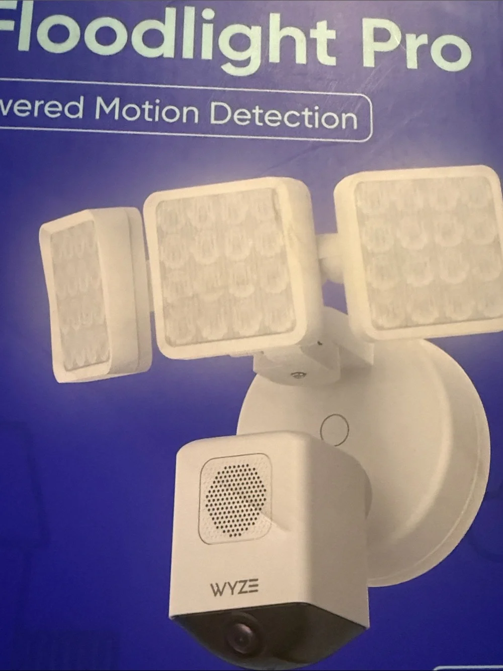 Wyze Cam Floodlight Pro – White Outdoor Security Light with Camera